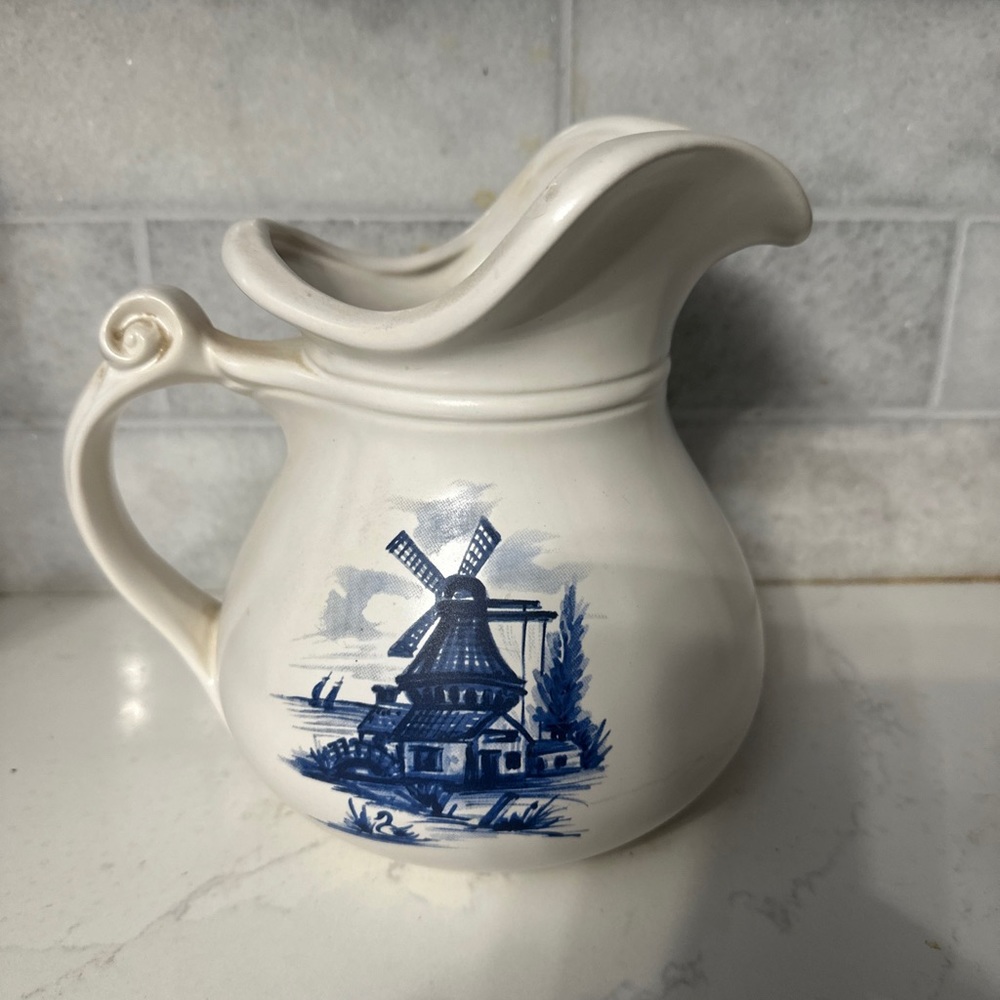 Vintage Windmill pitcher carafe Delft Blue USA McCoy marked handle large lip
